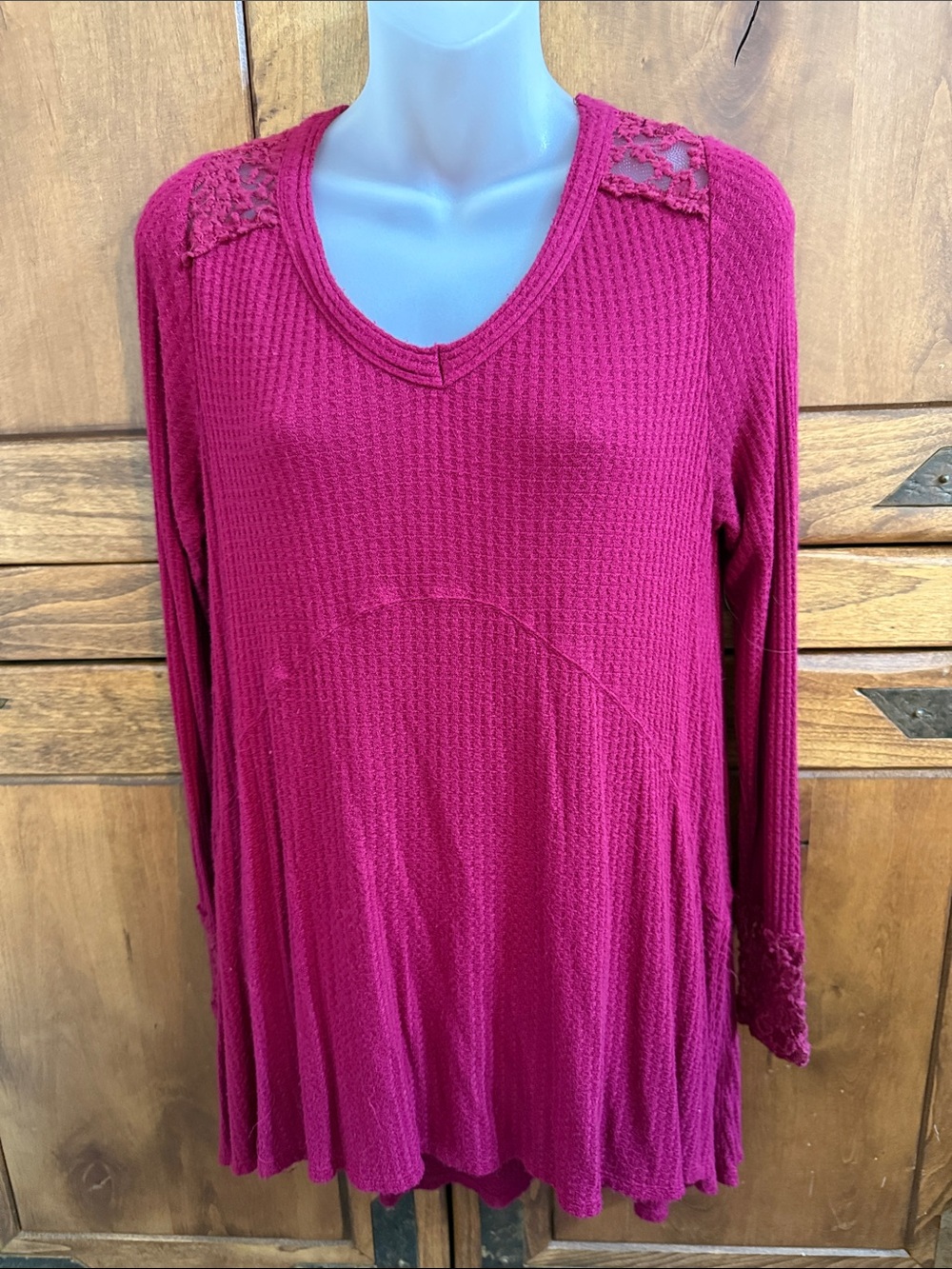 Torrid Magenta Long-Sleeve V-Neck Waffle Tunic size 00 or L-XL Guc 18” bust